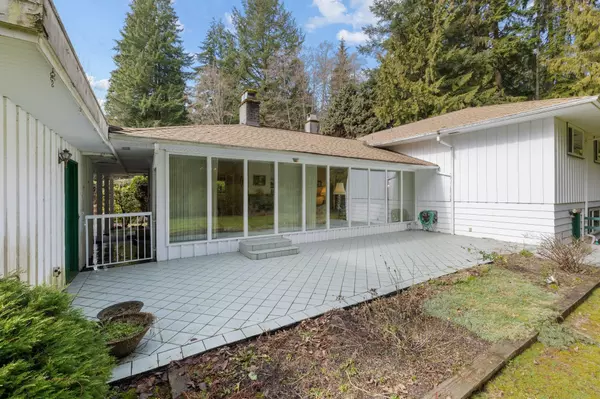 West Vancouver, BC V7S 1J8,350 St James CRES