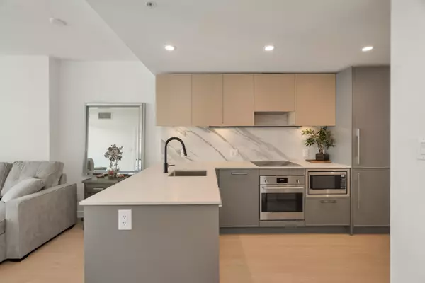 Surrey, BC V3T 0V7,13745 George Junction #1205