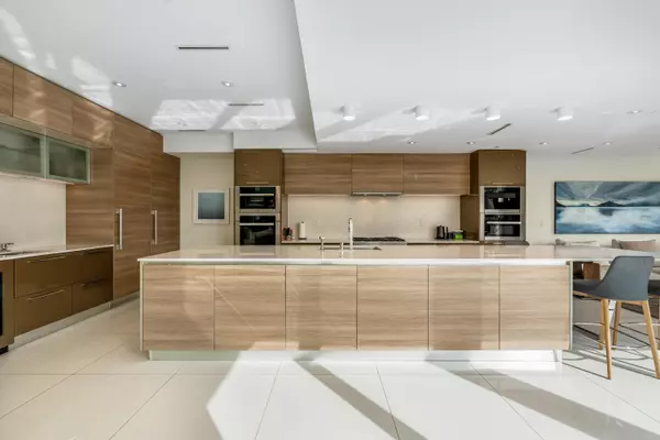 West Vancouver, BC V7T 2H9,1360 Queens AVE