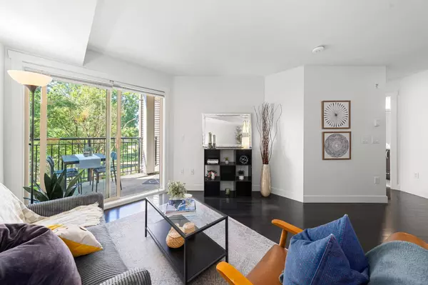 Surrey, BC V3T 0B5,13555 Gateway DR #209