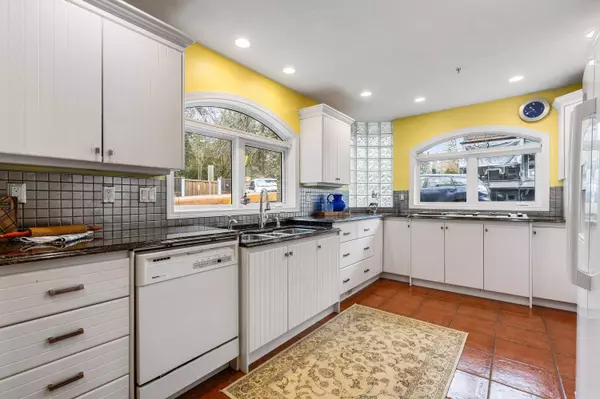 Cultus Lake, BC V2R 4Y4,106 First AVE