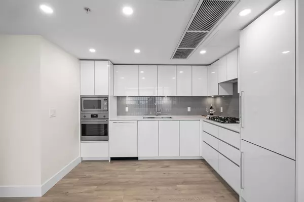 Surrey, BC V3T 1W6,10428 Whalley BLVD #1901