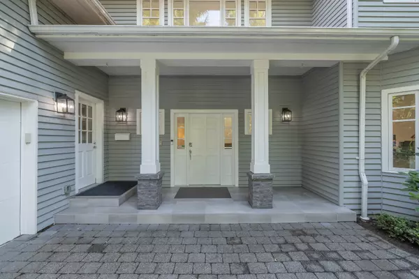 West Vancouver, BC V7T 1P3,416 Gordon AVE