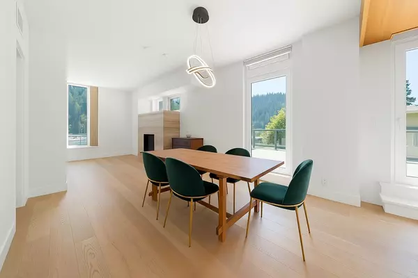 West Vancouver, BC V7W 0A4,6707 Nelson AVE #309