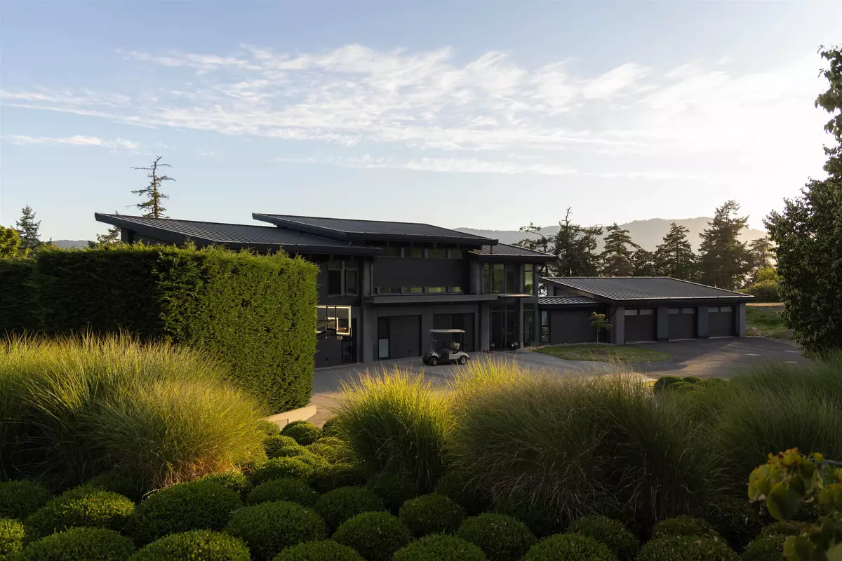 No City Value, BC V8M 1R8,7756 W Saanich RD