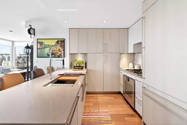 New Westminster, BC V3M 0J9,210 Salter ST #903