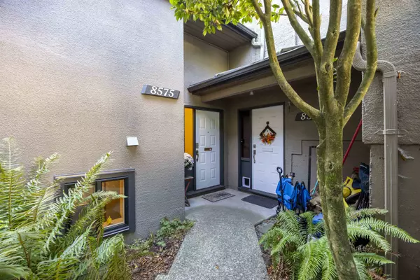 Burnaby, BC V5A 4B3,8575 Woodridge PL