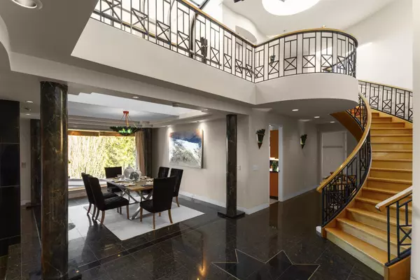 West Vancouver, BC V7V 3A2,2780 Rosebery AVE