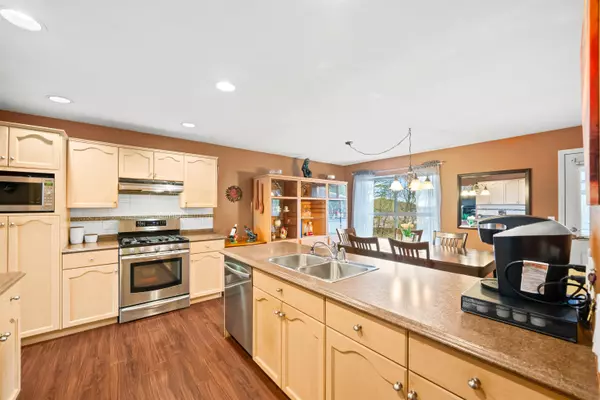 Coquitlam, BC V3E 2X8,3302 Robson DR