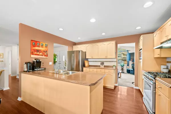 Coquitlam, BC V3E 2X8,3302 Robson DR