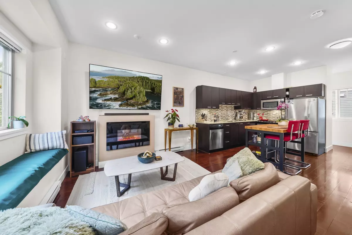 Port Moody, BC V3H 2M1,3382 Viewmount DR #118