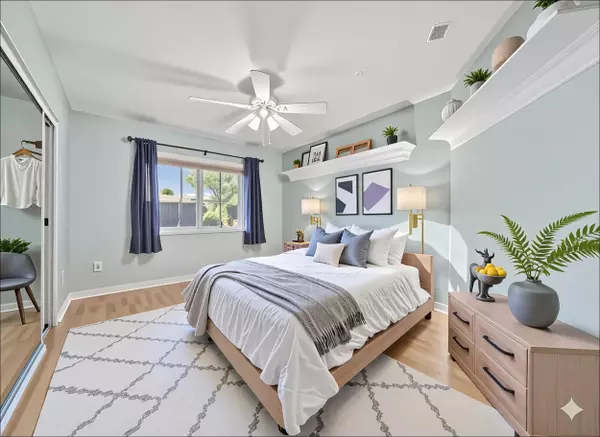 White Rock, BC V4B 4C3,1450 Merklin ST #103