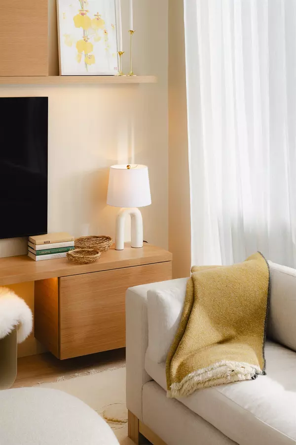 Surrey, BC V4A 3V2,1655 128 ST #318