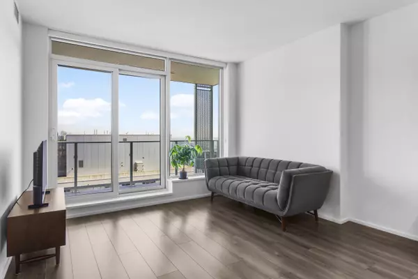 Burnaby, BC V3J 0M2,3833 Evergreen PL #4104