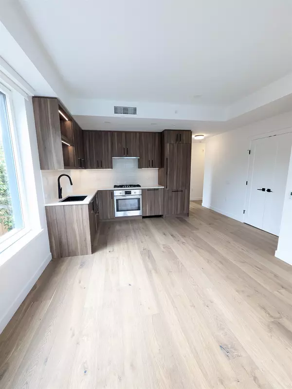 Vancouver, BC V6P 0M4,6859 Cambie ST #204