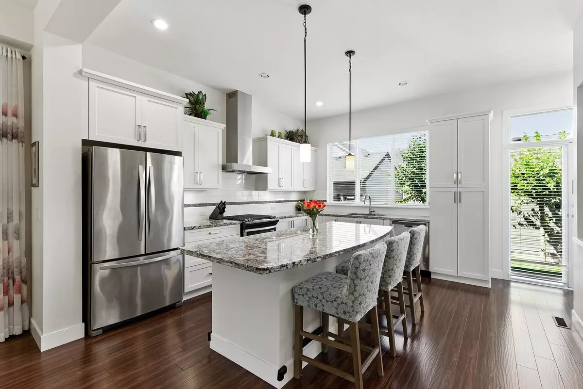 Surrey, BC V3Z 0M3,2233 168 ST