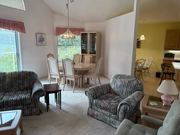 Burnaby, BC V5H 2N8,5565 Barker AVE #301