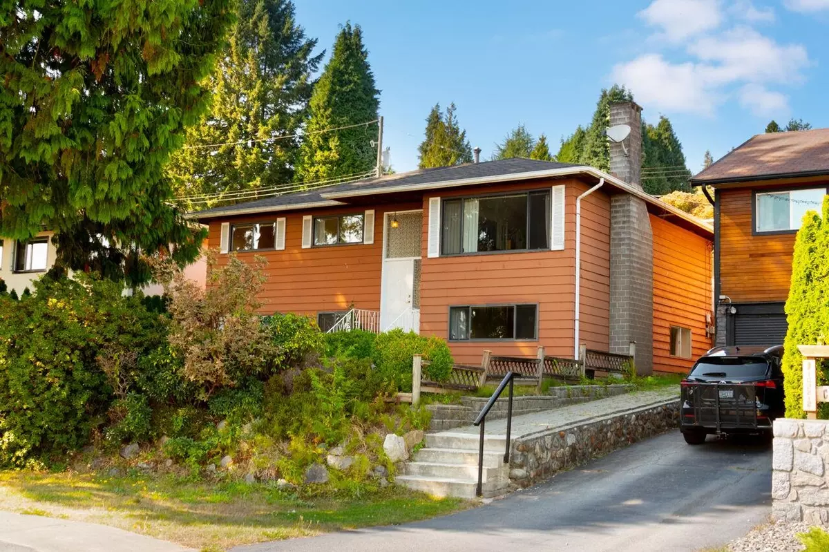 North Vancouver, BC V7L 1N3,1018 Cloverley ST