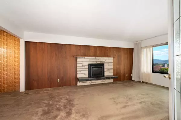 North Vancouver, BC V7L 1N3,1018 Cloverley ST