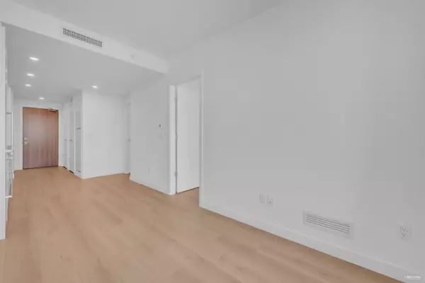 Burnaby, BC V5H 0L3,6468 Willingdon AVE #2307