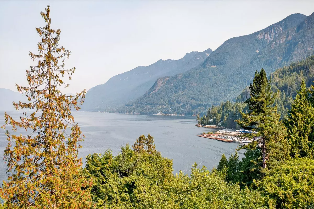 West Vancouver, BC V7W 2W4,8598 Bedora PL