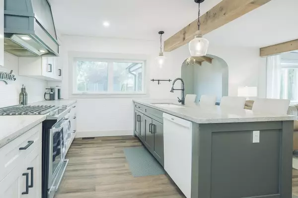 Maple Ridge, BC V2X 1Z8,20831 River RD