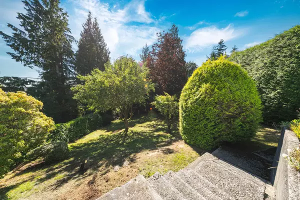 West Vancouver, BC V7T 1M3,940 Keith RD