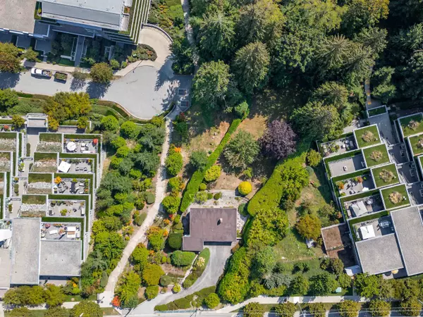 West Vancouver, BC V7T 1M3,940 Keith RD