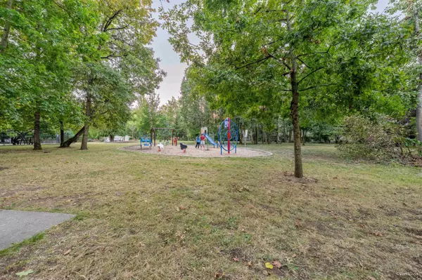 Surrey, BC V3W 1B9,12155 75a AVE #107