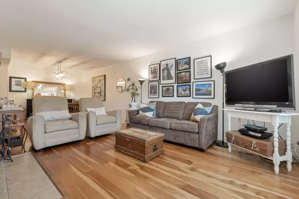 Coquitlam, BC V3E 2K1,1140 Falcon DR #43