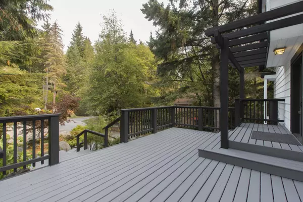 Squamish, BC V0N 1T0,40774 Thunderbird RDG