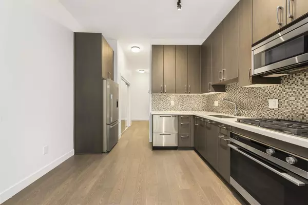 Vancouver, BC V6M 3W4,5325 West Boulevard #101