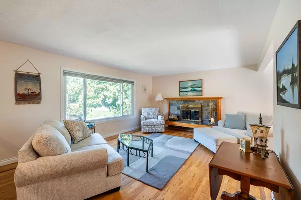 Coquitlam, BC V3J 6T3,2283 Park CRES