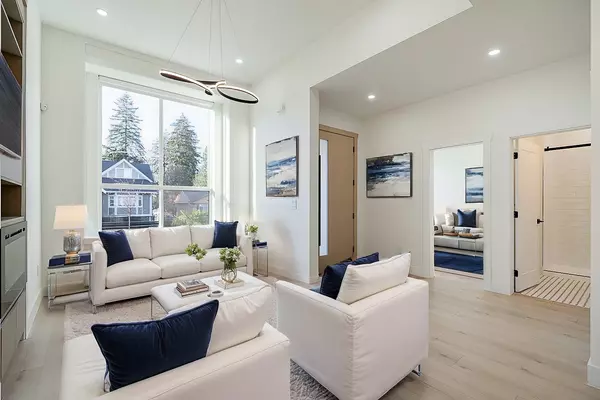 Burnaby, BC V3N 1G3,8018 19th AVE