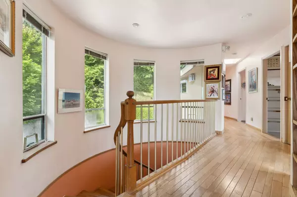 West Vancouver, BC V7S 2T6,2735 Skilift PL