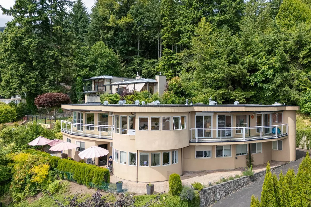 West Vancouver, BC V7S 2T6,2735 Skilift PL