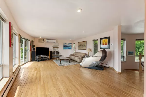 West Vancouver, BC V7S 2T6,2735 Skilift PL