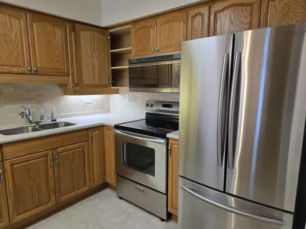 Coquitlam, BC V3B 6X1,2963 Burlington DR #405