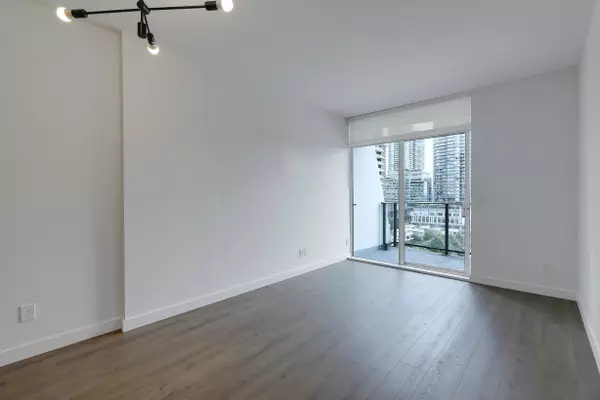 Burnaby, BC V5C 0N4,2181 Madison AVE #1308