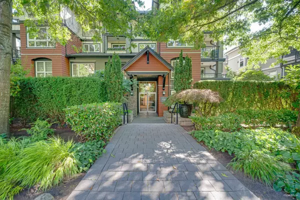 Vancouver, BC V5Z 1P9,736 W 14th AVE #201