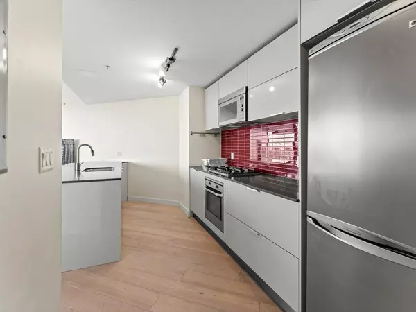 Vancouver, BC V6B 0E6,128 W Cordova ST #3307