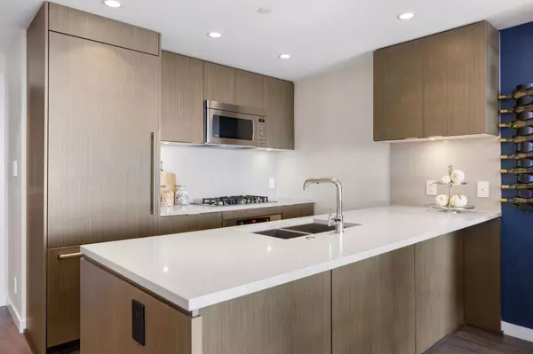 North Vancouver, BC V7L 0E6,125 E 14th ST #1703