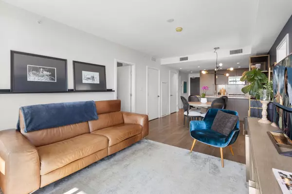 North Vancouver, BC V7L 0E6,125 E 14th ST #1703