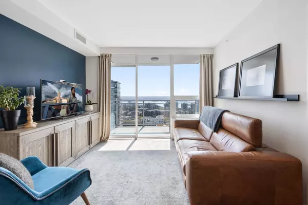 North Vancouver, BC V7L 0E6,125 E 14th ST #1703