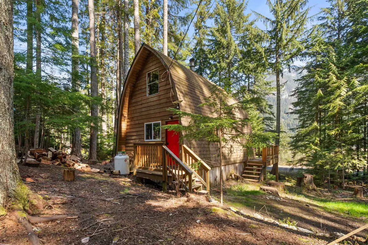 Sunshine Valley, BC V0X 1L5,71649 Pitch PL