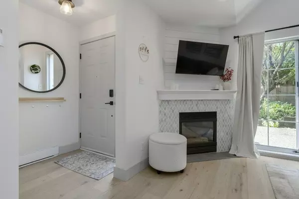 Burnaby, BC V5E 3A3,7488 Salisbury AVE #32