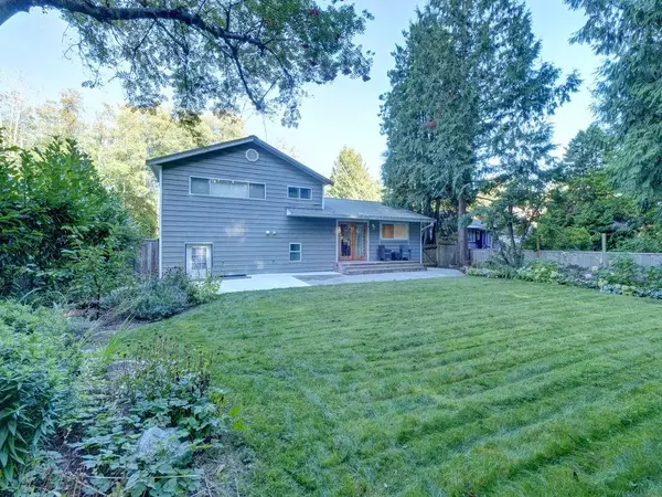 Gibsons, BC V0N 1V8,329 Burns RD