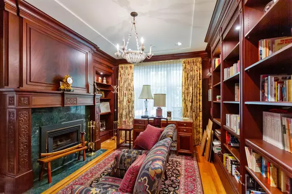 Vancouver, BC V6J 2T6,1864 Matthews AVE