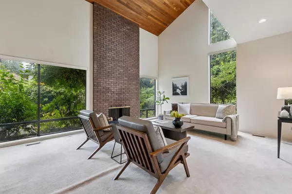 West Vancouver, BC V7S 1H3,384 Mathers AVE