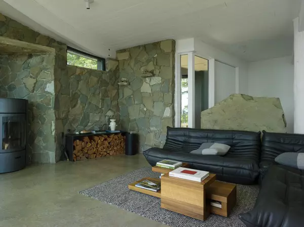 Mayne Island, BC V0N 2J2,630 Tinker RD